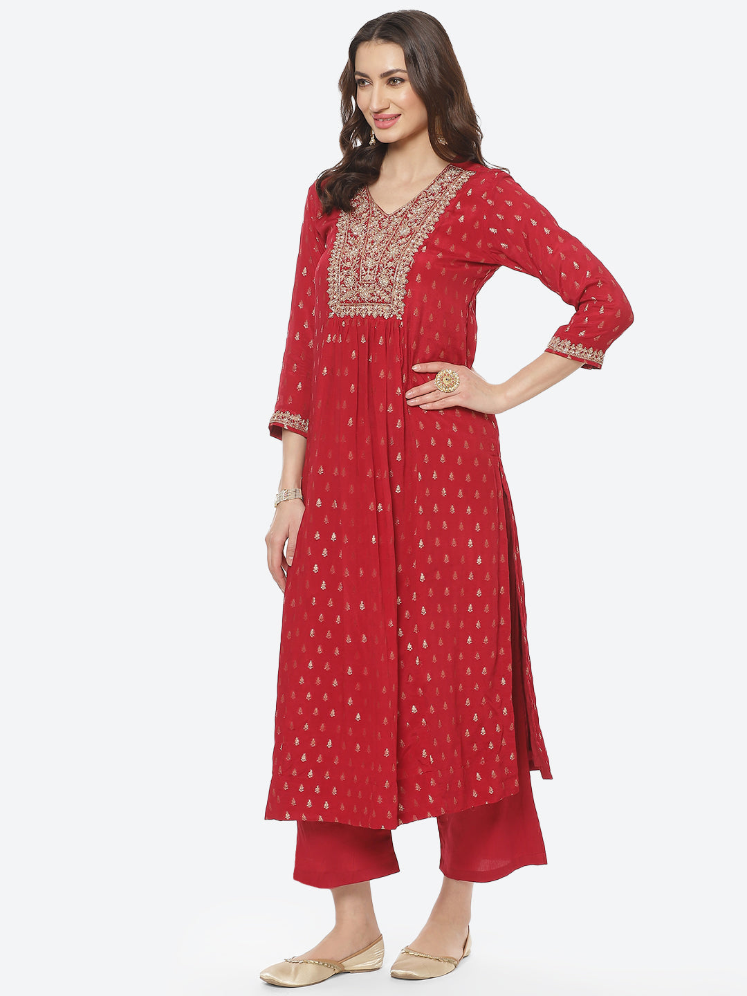 Embroidered Neck Zari Crepe Kurti With Pant