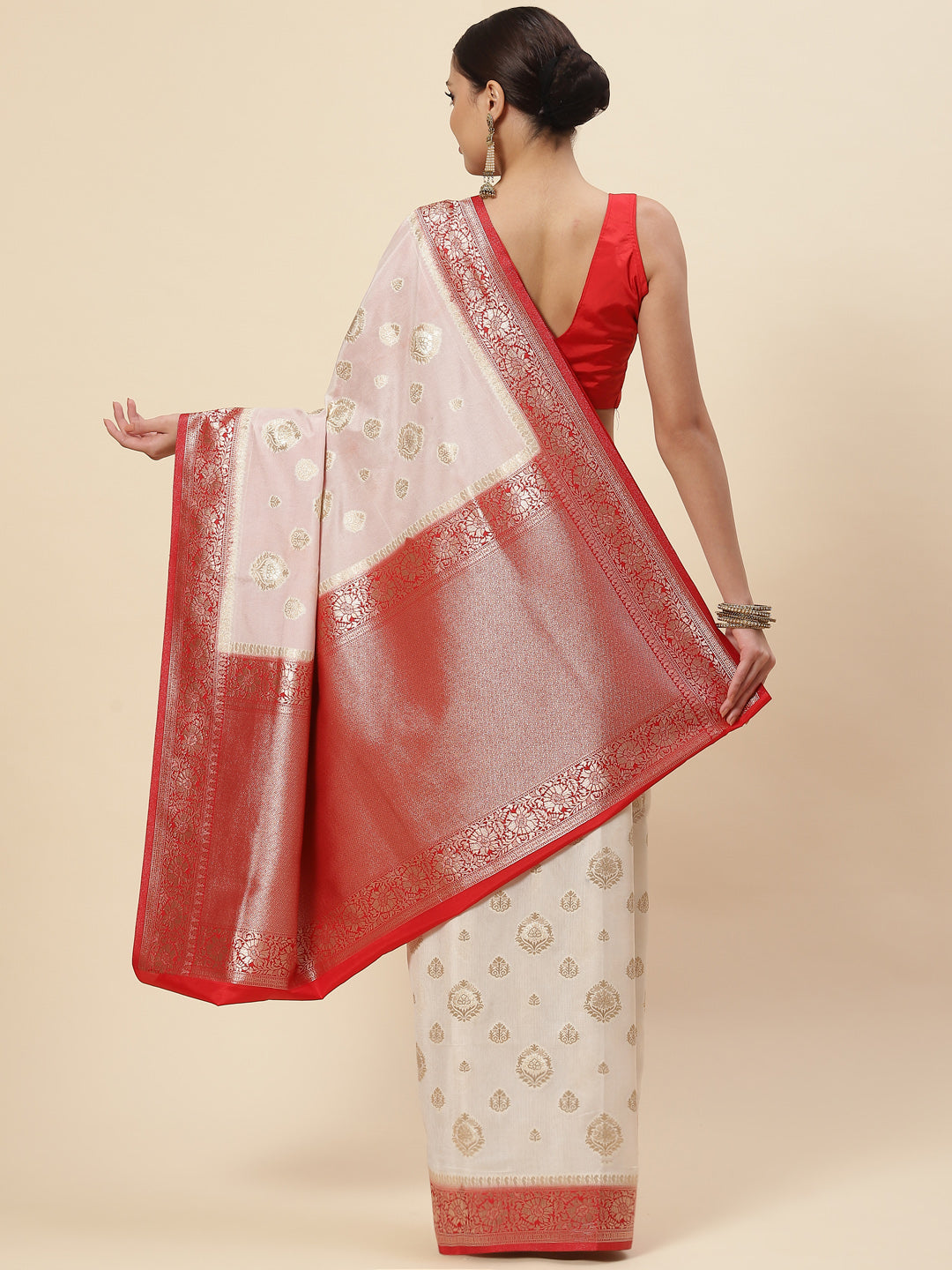 Zari Border Booti Handloom Woven Saree