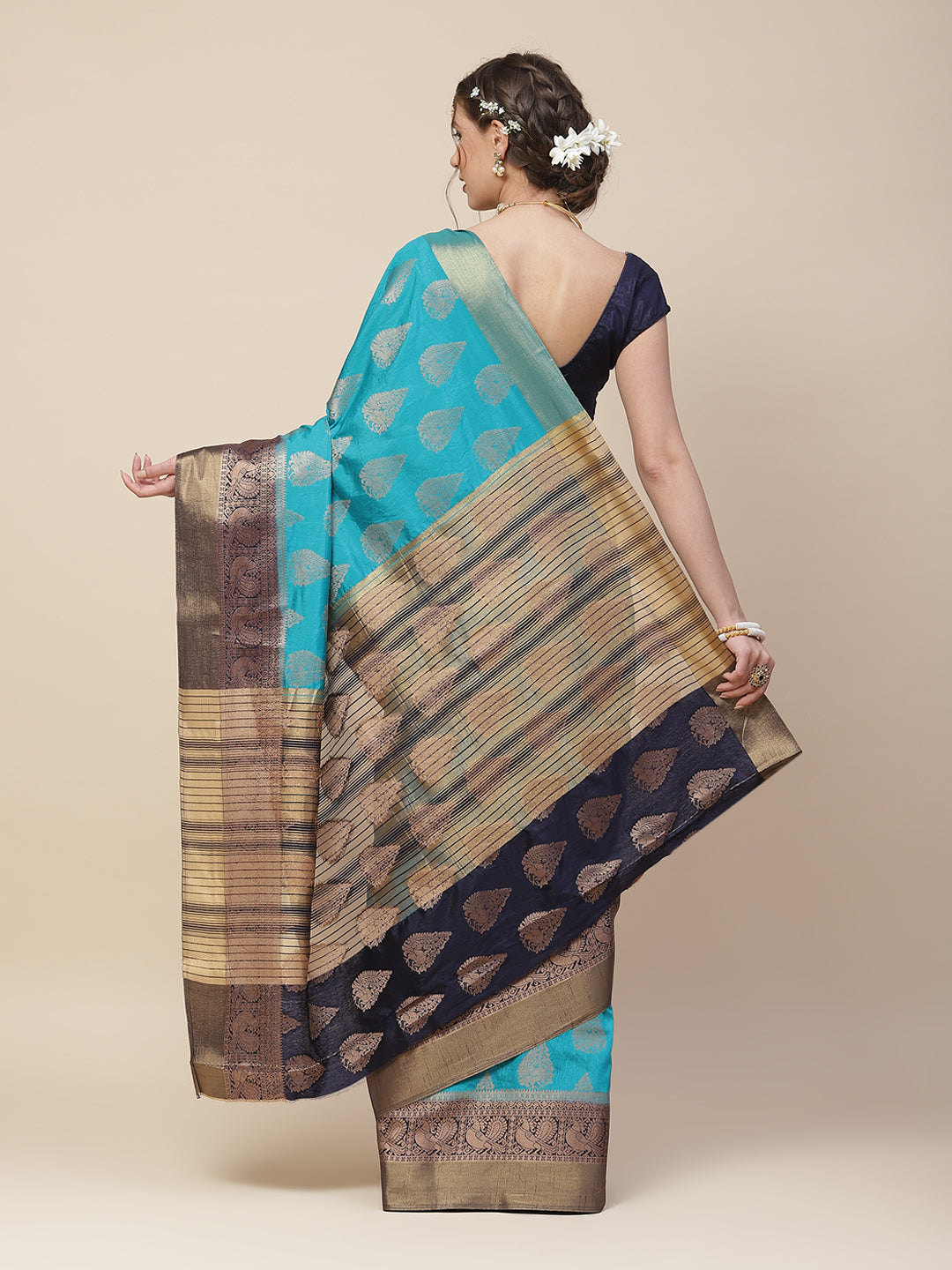 Zari Border Booti Art Handloom Woven Saree