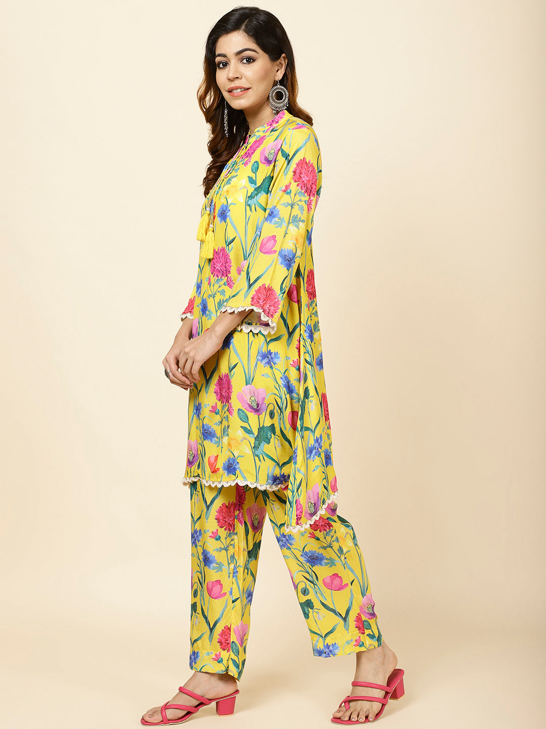 Floral Printed Muslin Kurti With Pants