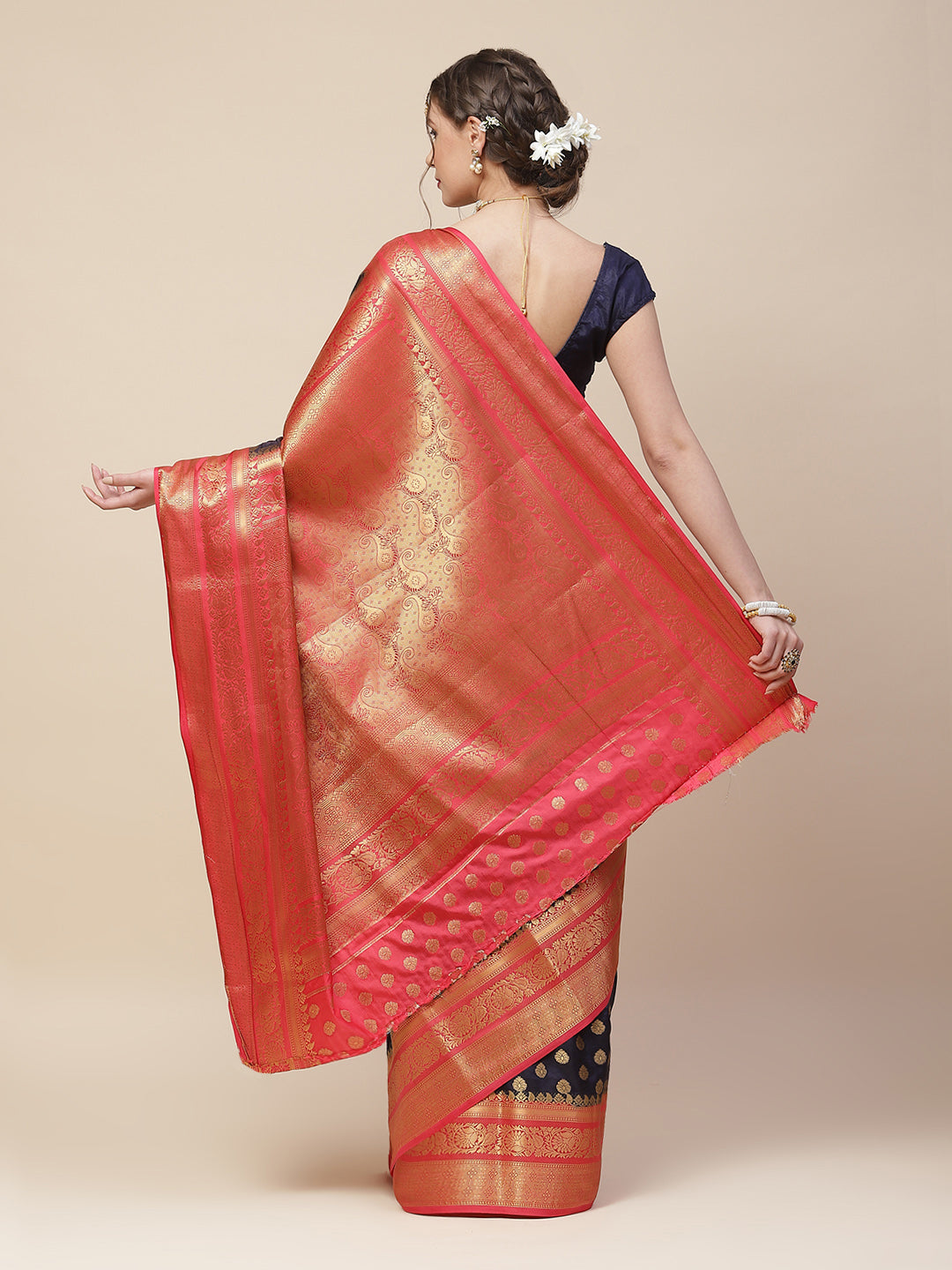 Zari Border Woven Art Handloom Saree