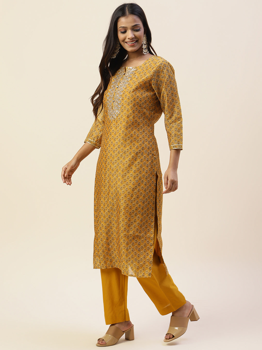 Printed &amp; Yoke Embroidered Chanderi Kurta With Pants