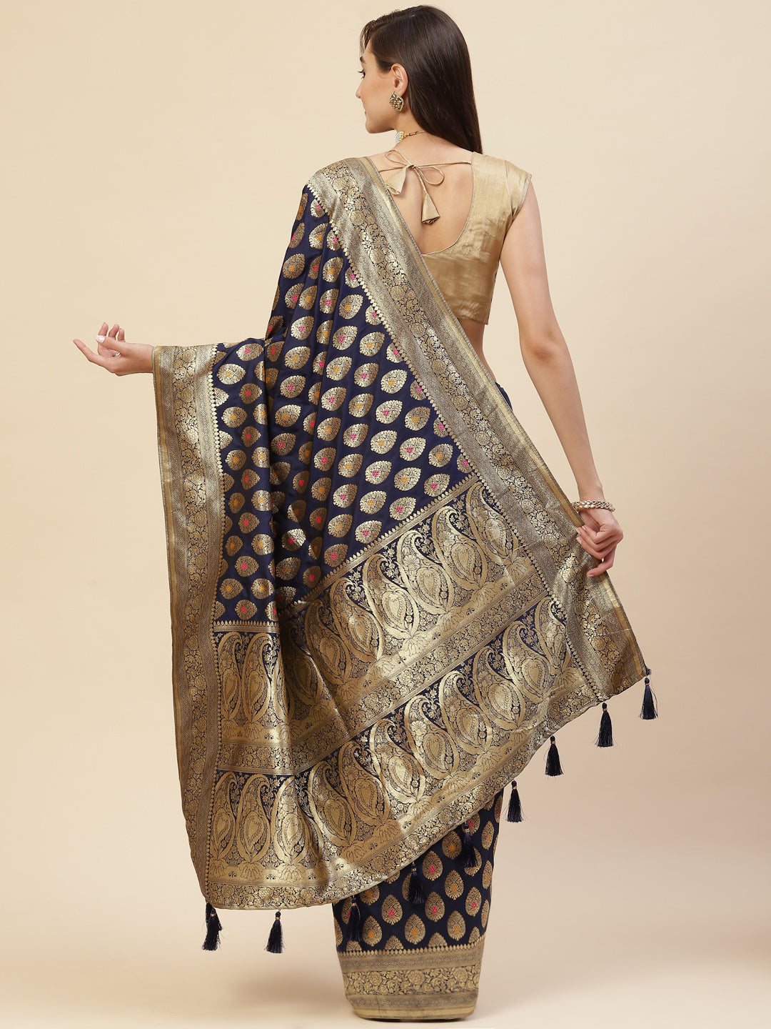 Zari Border Booti Handloom Woven Saree