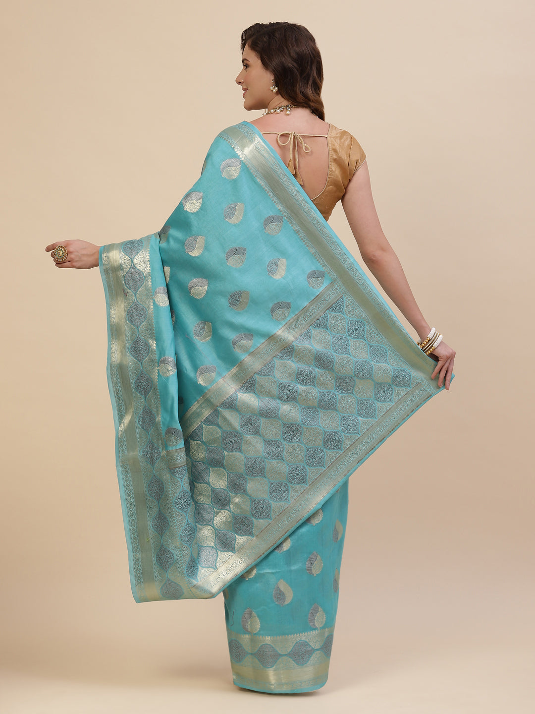 Zari Border Booti Cotton Woven Saree