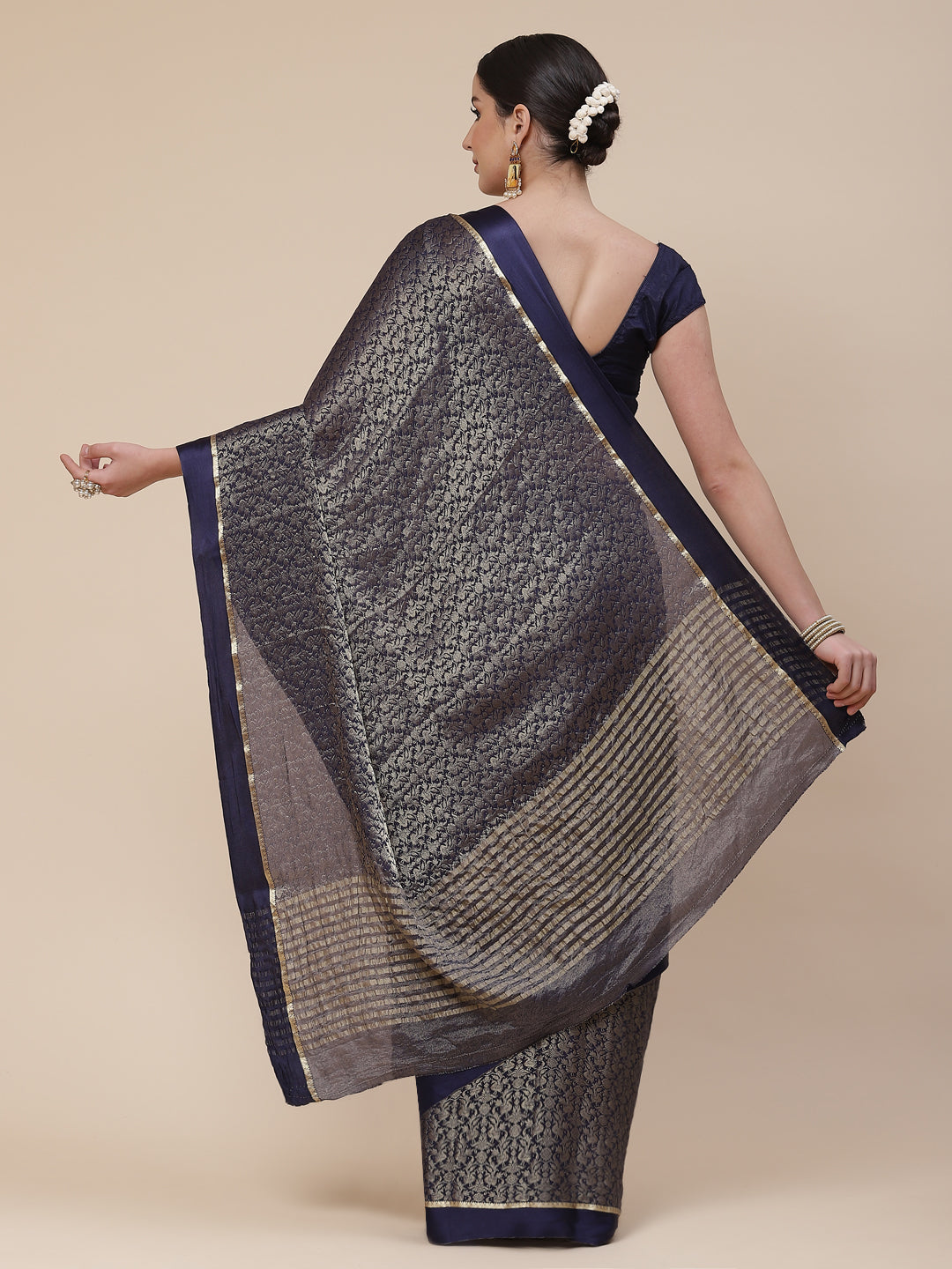 Light Brocade Georgette Plain Saree