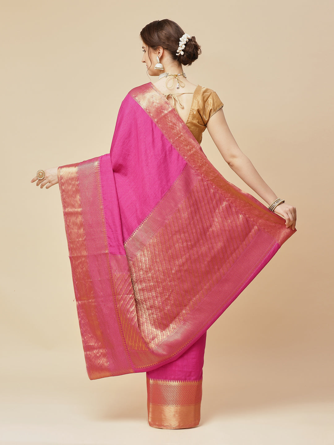 Plain Zari Border Art Handloom Woven Saree
