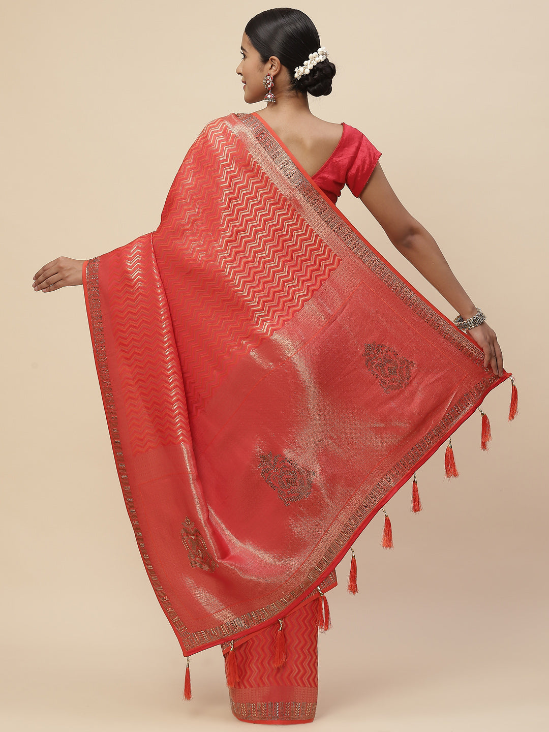 Zari Jaal Handloom Woven Saree