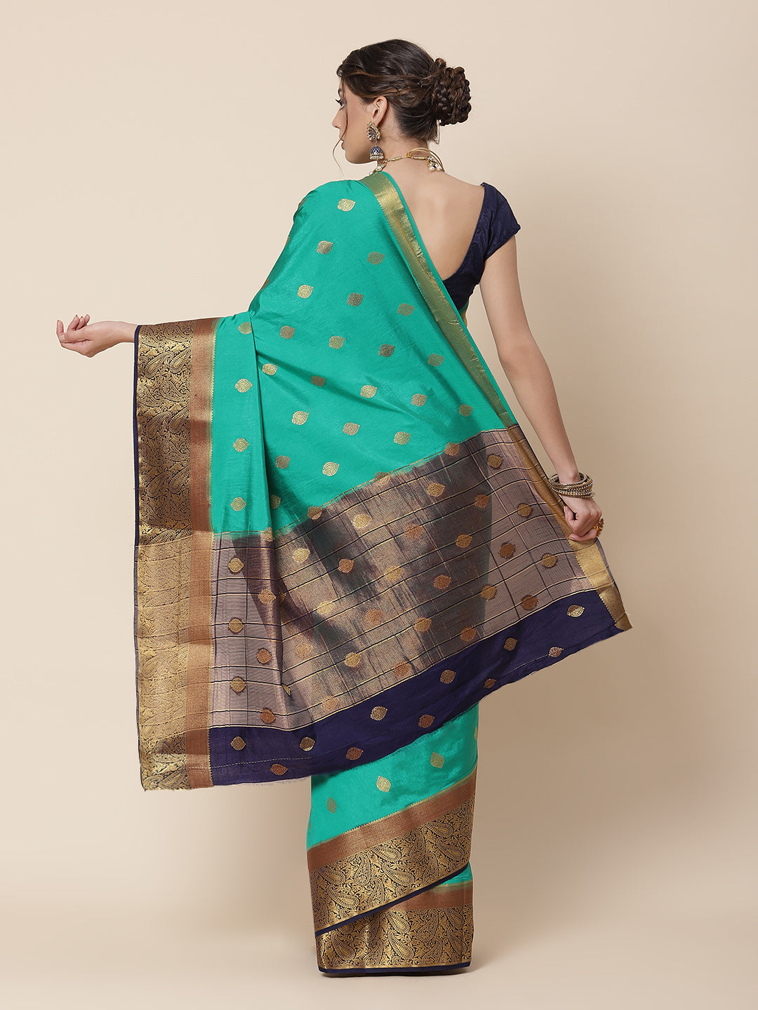 Zari Border Booti Art Handloom Woven Saree