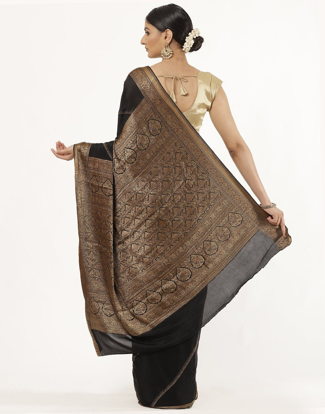 Zari Border Crepe Saree