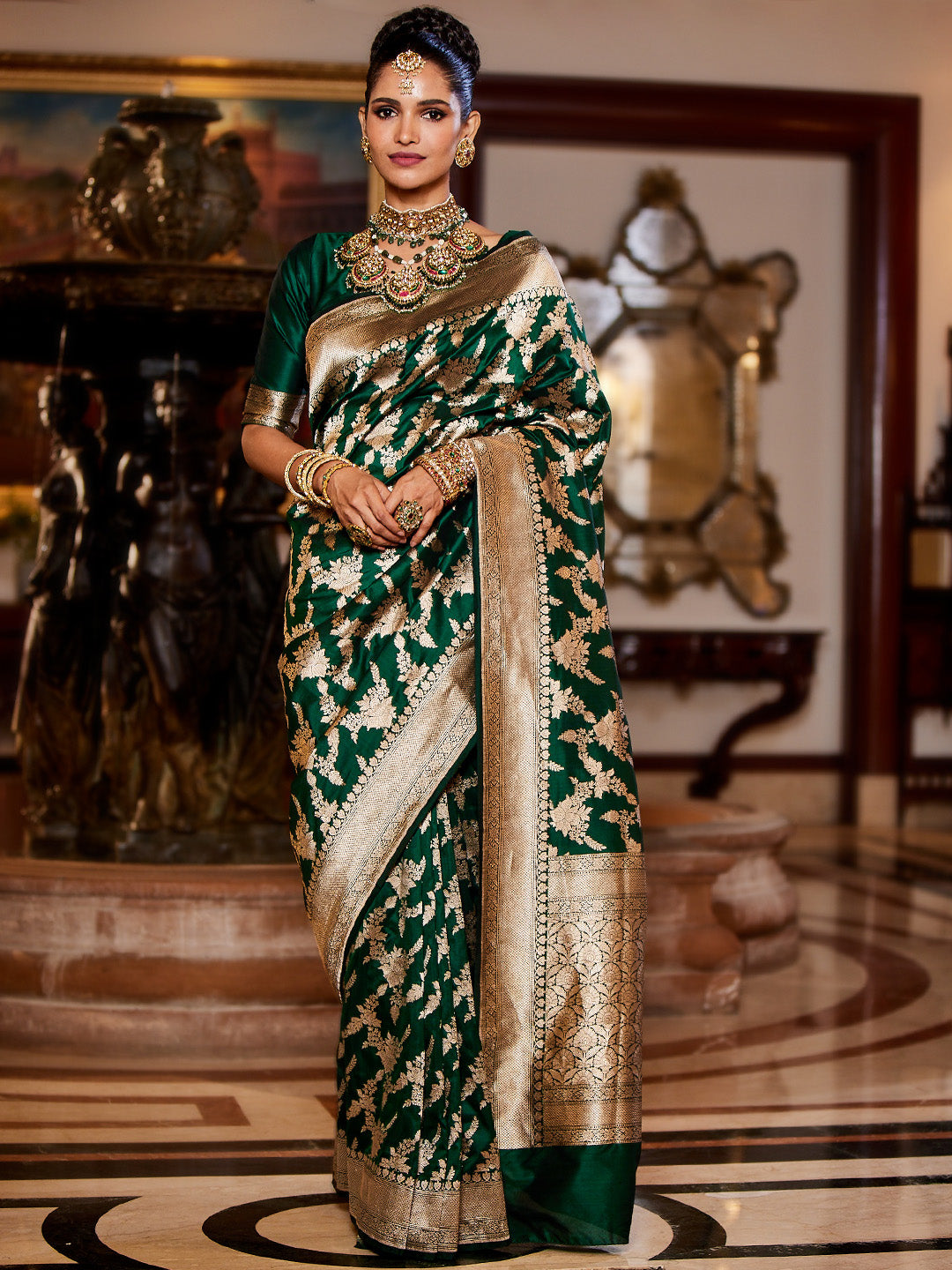 Beautiful Jaal Banarasi Silk Saree