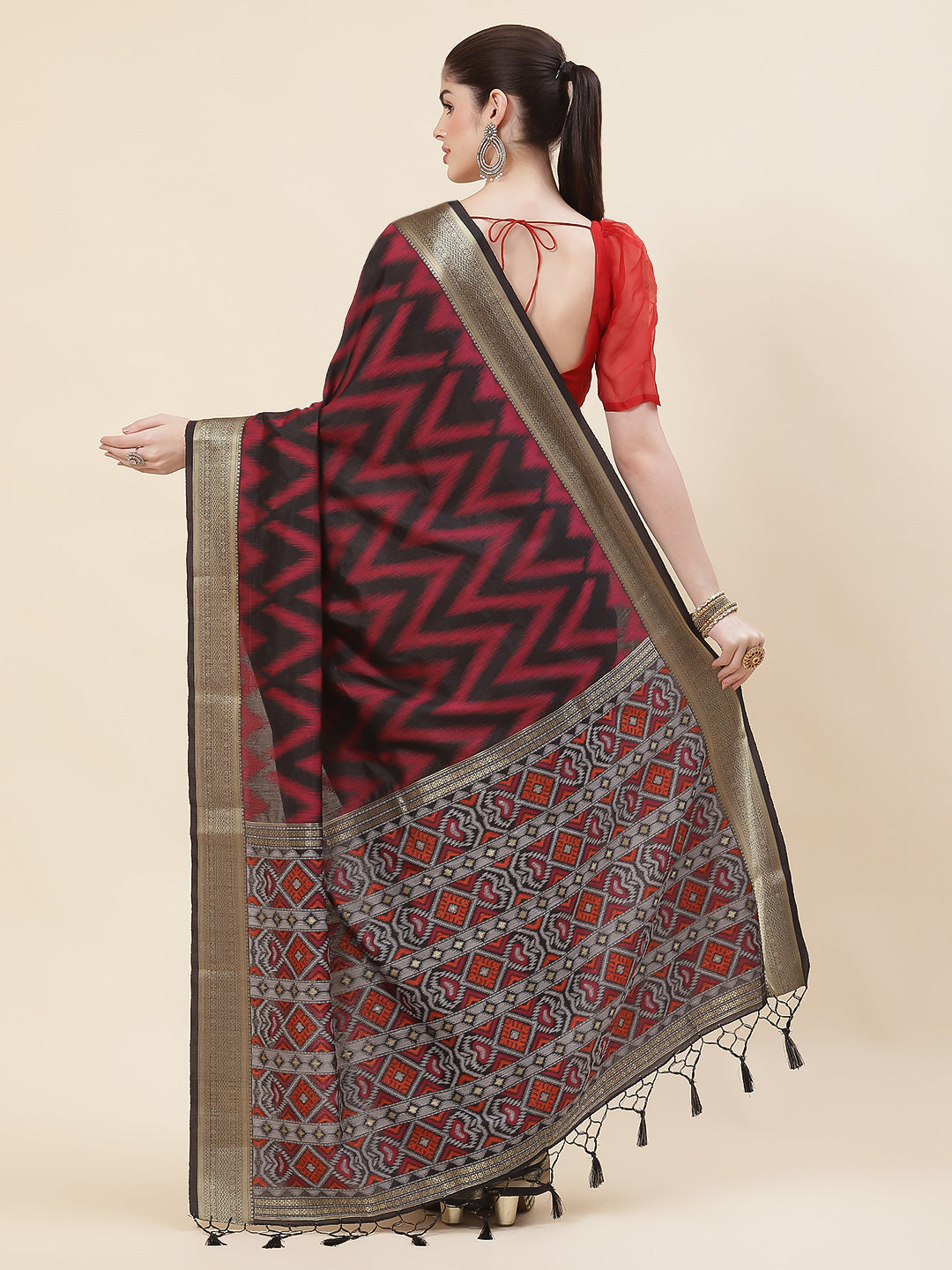 Zari Border Handloom Woven Saree