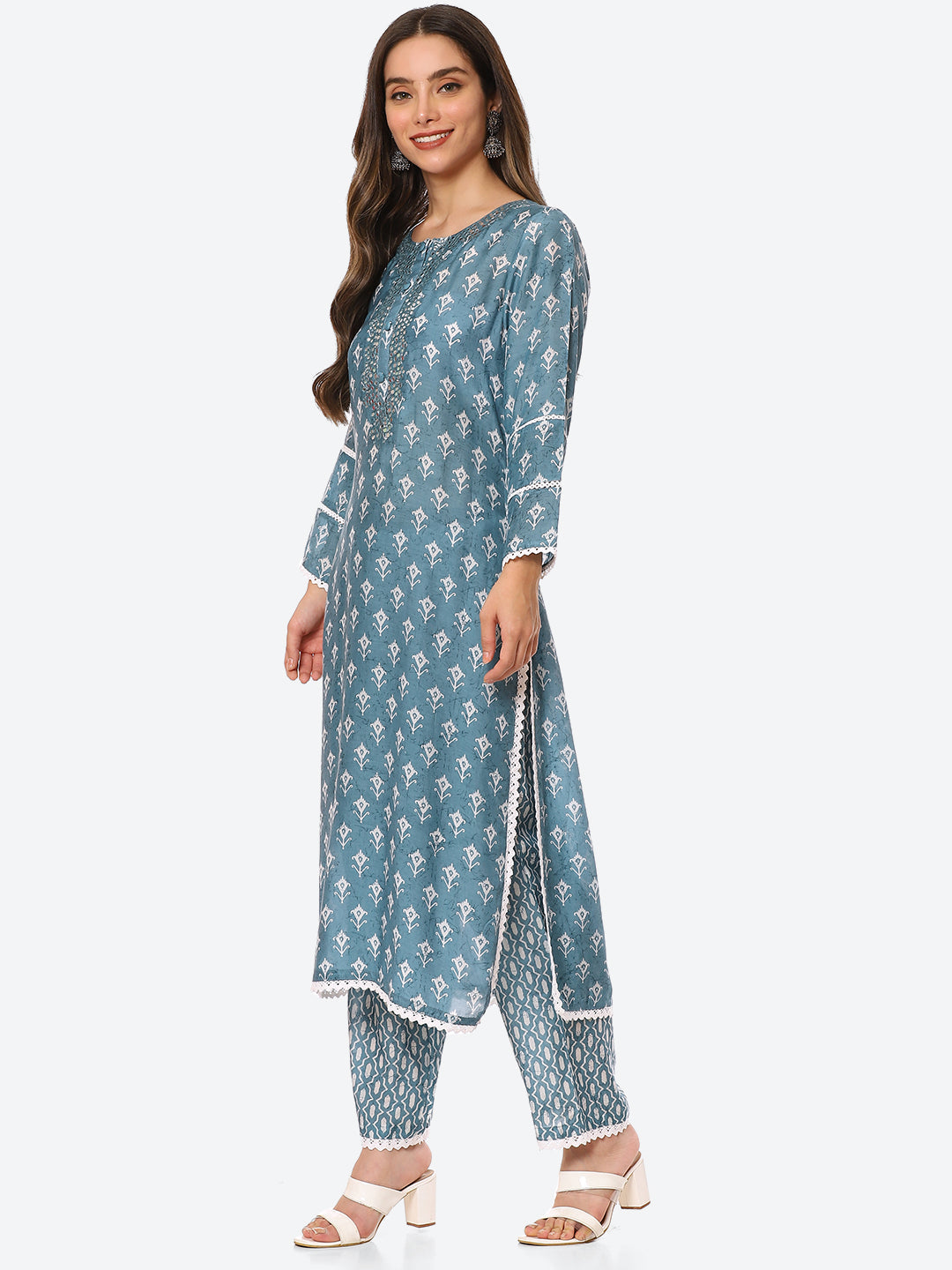 Printed Neck Embroidered Muslin Kurta With Pant
