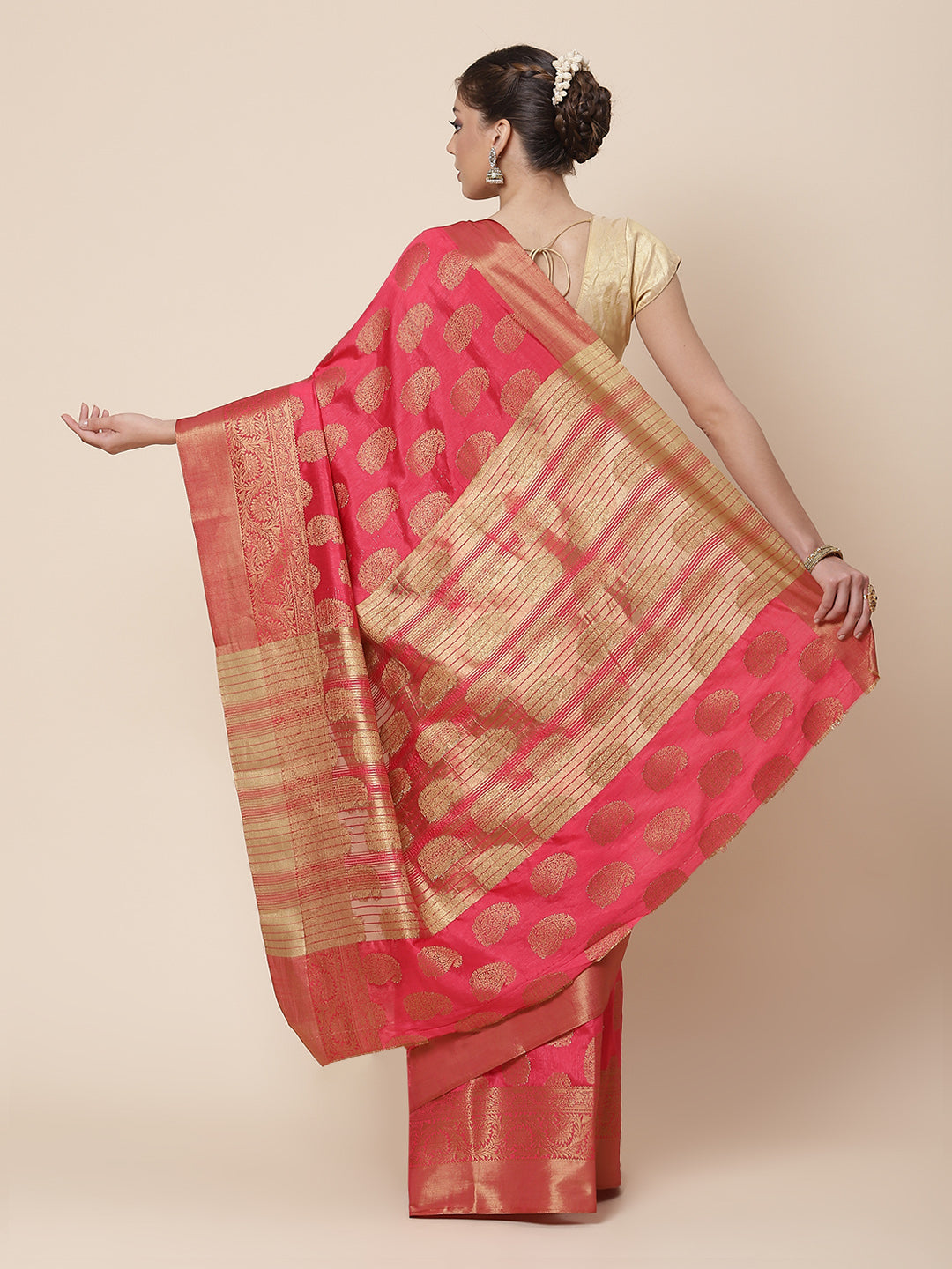 Zari Border Booti Art Handloom Woven Saree