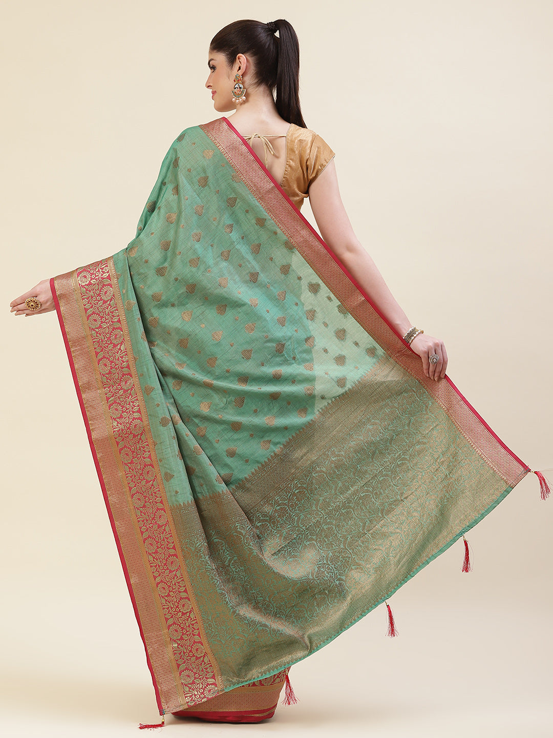 Zari Border Booti Handloom Woven Saree