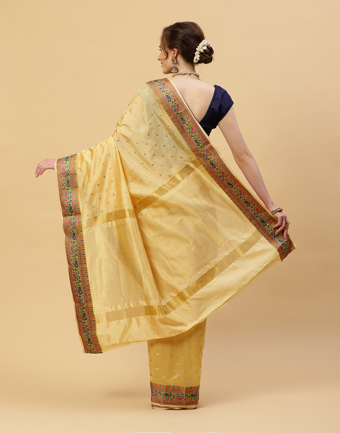 Woven Art Handloom Saree With Zari Booti Border