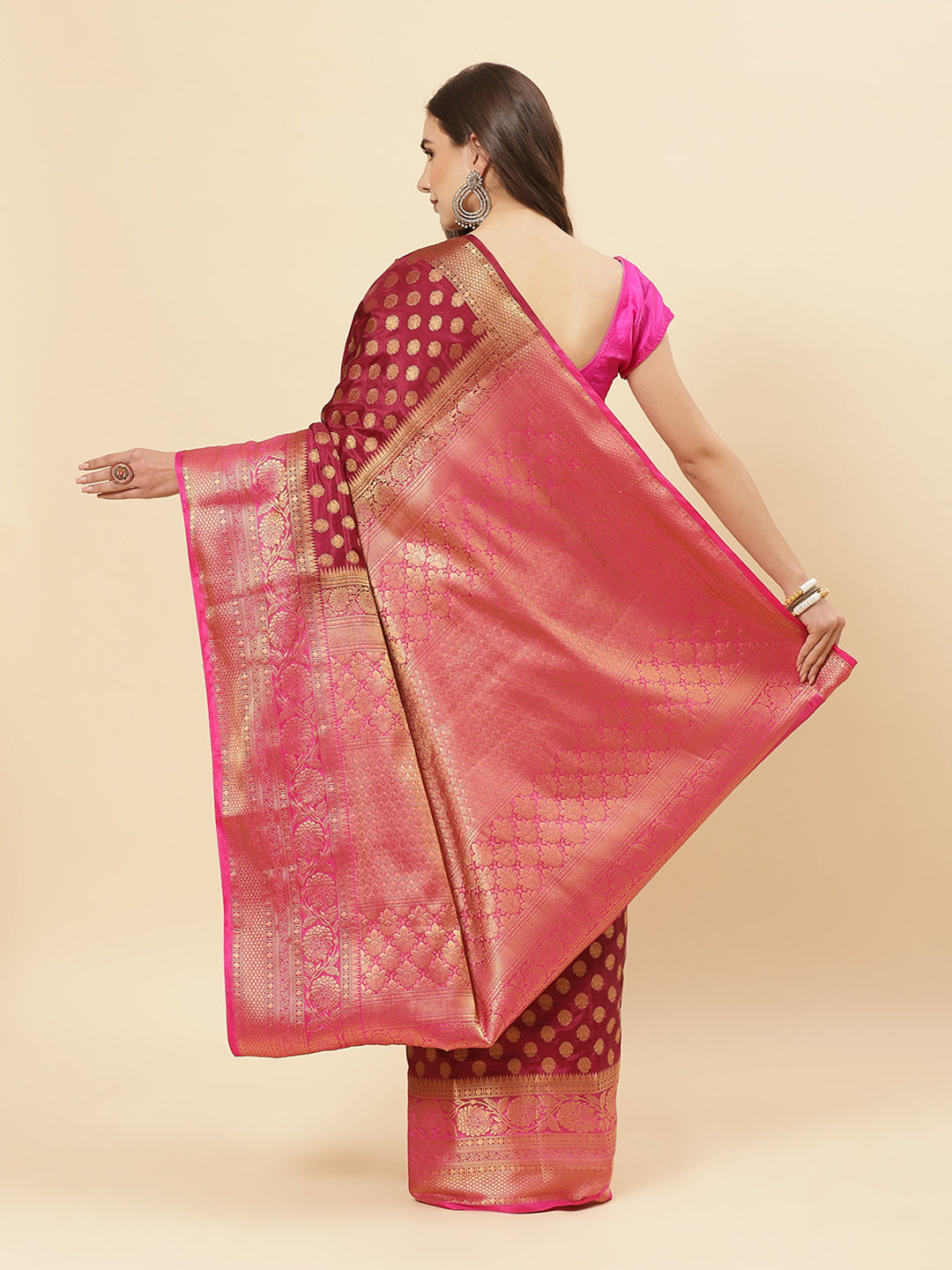 Art Handloom Saree with Zari Border Booti