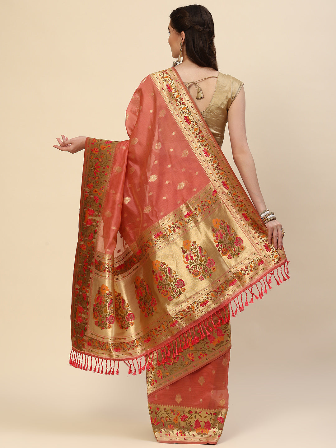 Zari Border Booti Handloom Woven Saree