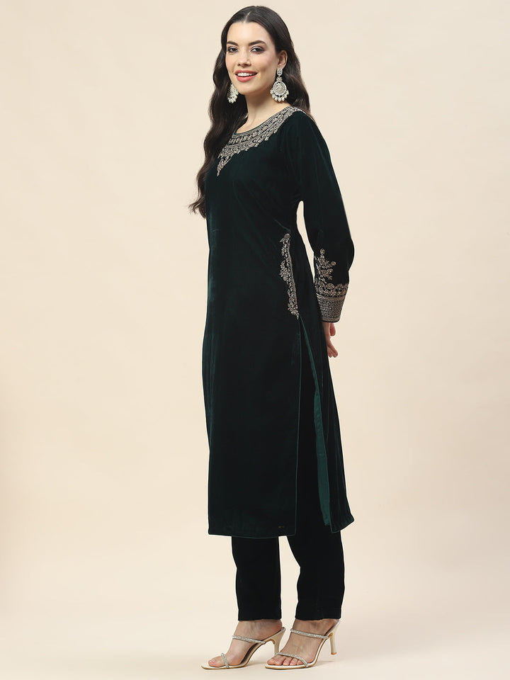 Neck Embroidered Velvet Kurta With Pants