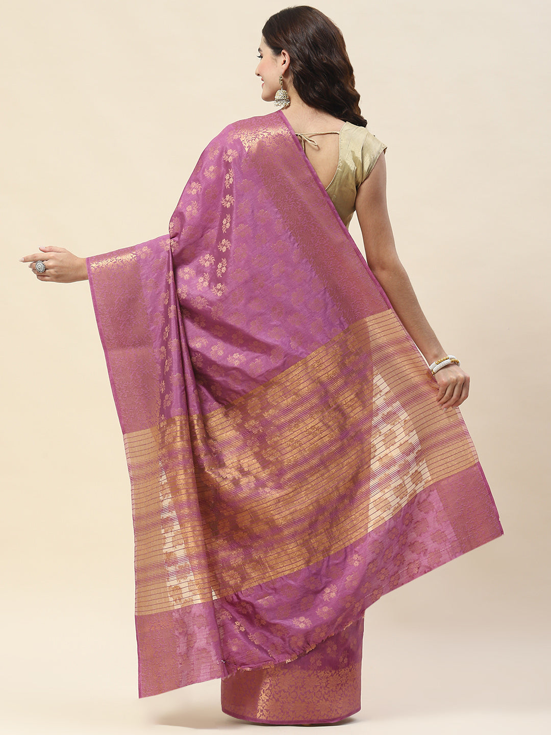 Zari Border Booti Woven Handloom Saree