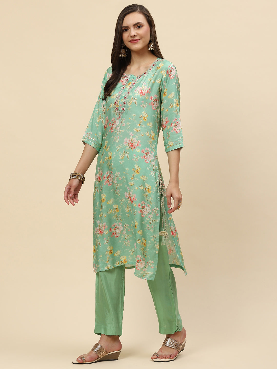 Floral Printed Muslin Kurta With Pants