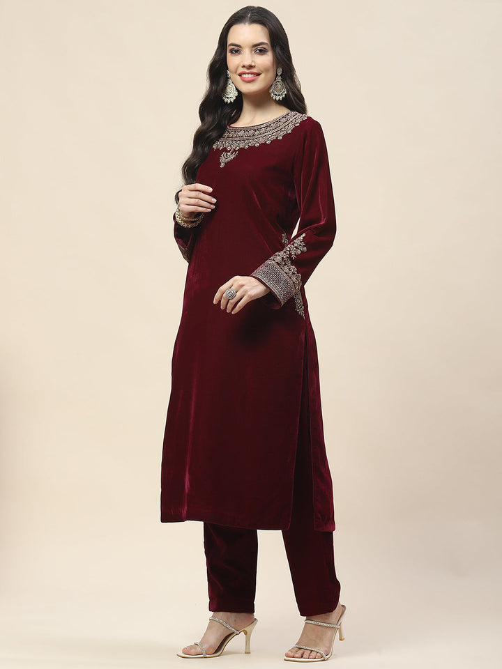Neck Embroidered Velvet Kurta With Pants