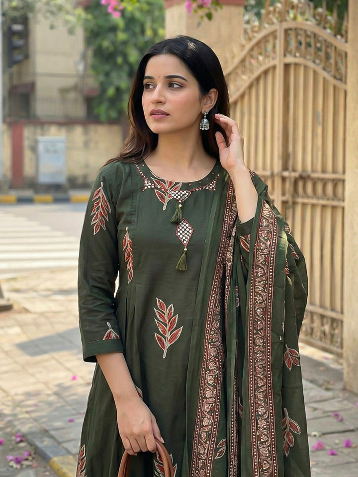 Olive Green Cotton Blend Printed Straight Suit Set