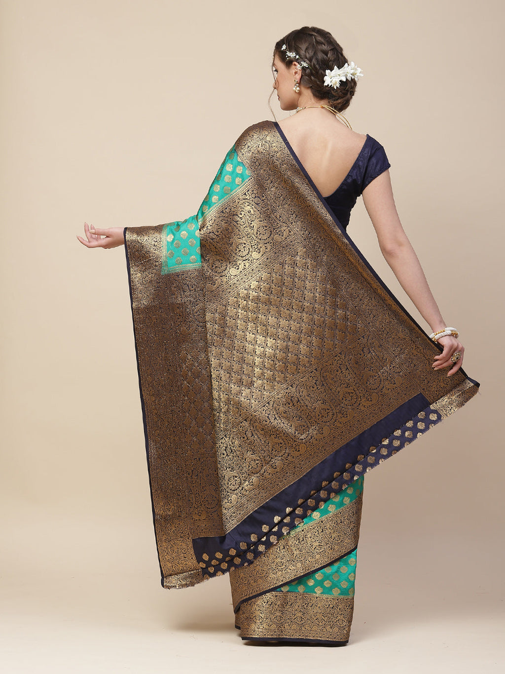 Zari Border Booti Art Handloom Woven Saree