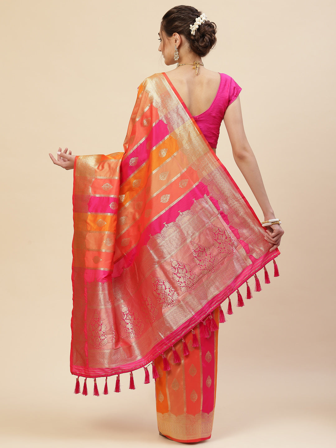 Zari Booti Handloom Woven Saree