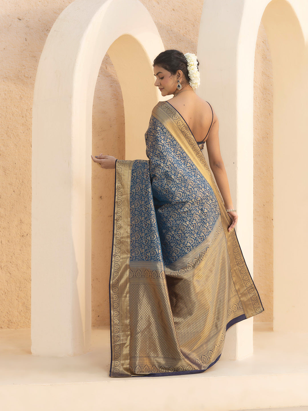 Woven Design Cotton Blend Saree