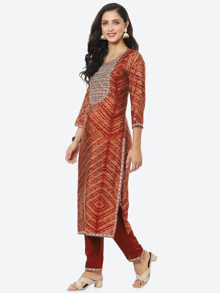 Zari Embroidered Printed Muslin Kurti With Pant