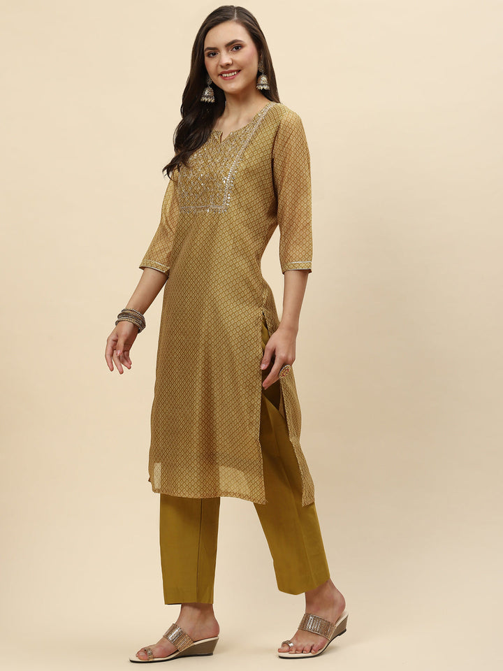Neck Embroidered &amp; Floral Printed Chanderi Kurta With Pants
