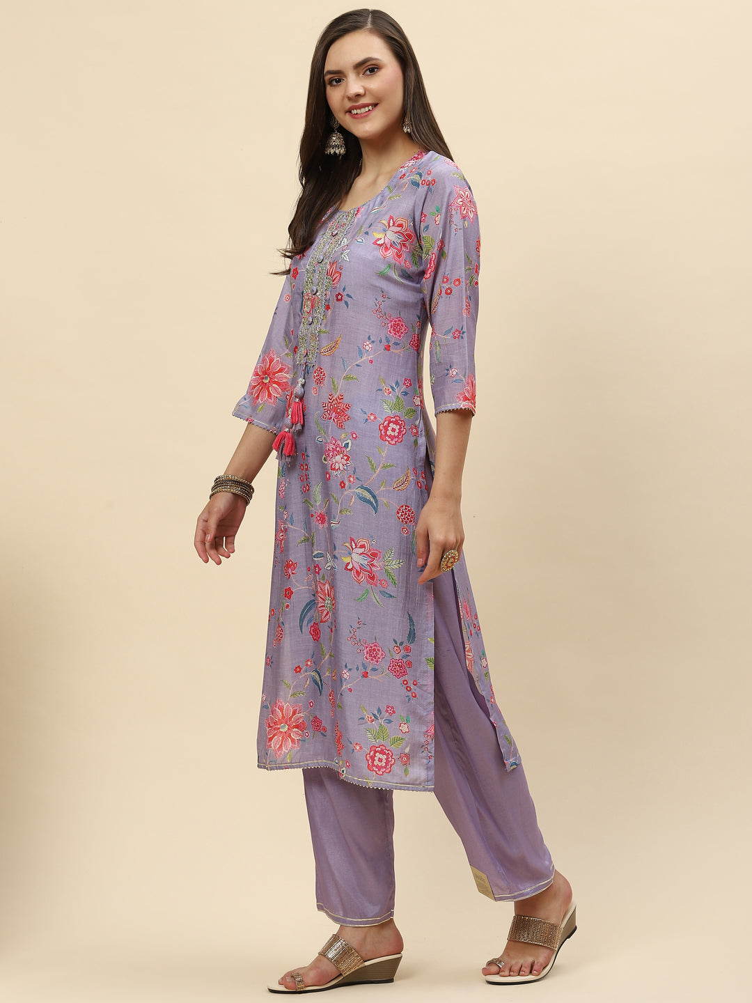 Neck Patti &amp; Floral Printed Muslin Kurta With Pants