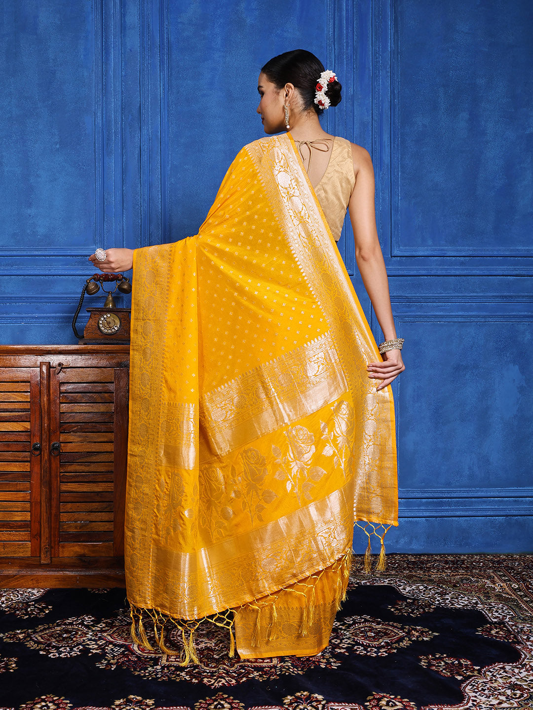 Zaari Jaal Crepe Saree