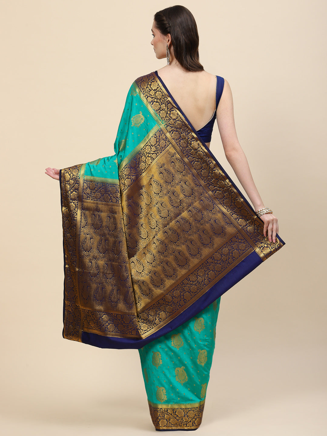 Zari Border Booti Handloom Woven Saree