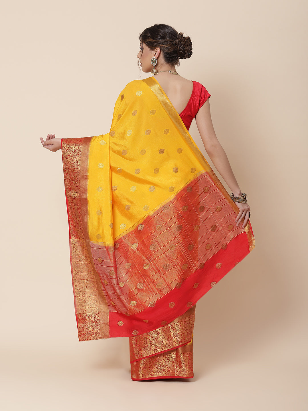Zari Border Booti Art Handloom Woven Saree