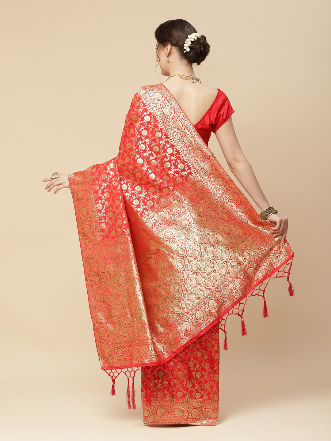Zari Jaal Art Handloom Woven Saree