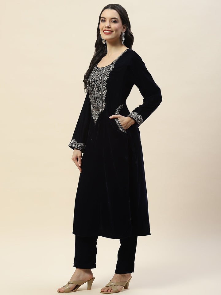Neck Embroidered Velvet Kurta With Pants