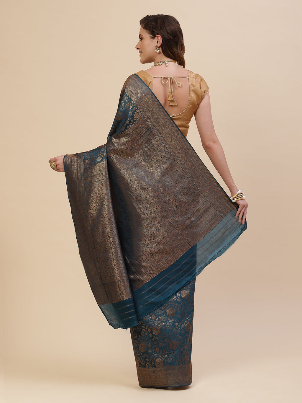 Antique Jaal Crepe Plain Saree