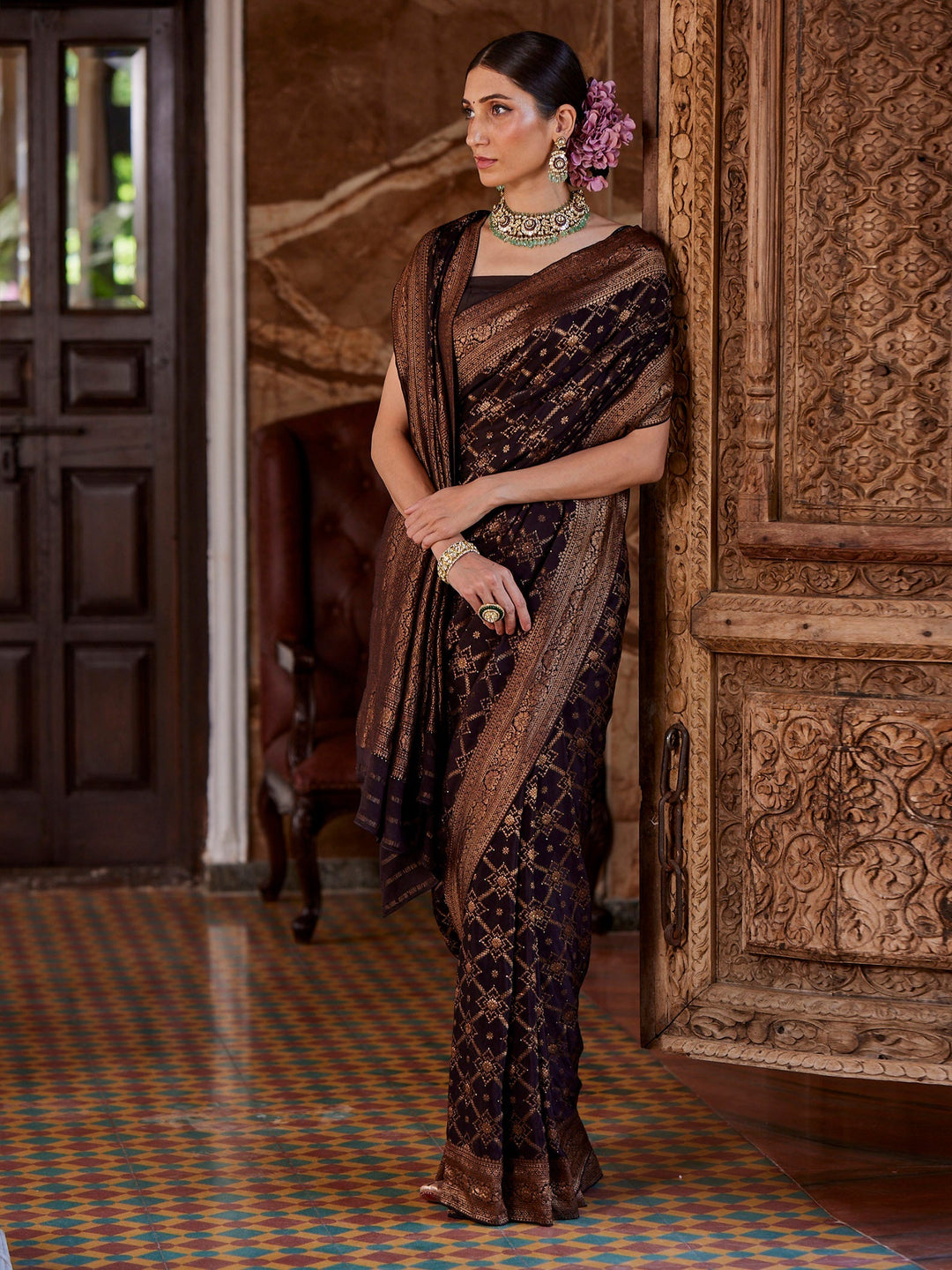 Antique Jaal Crepe Plain Saree
