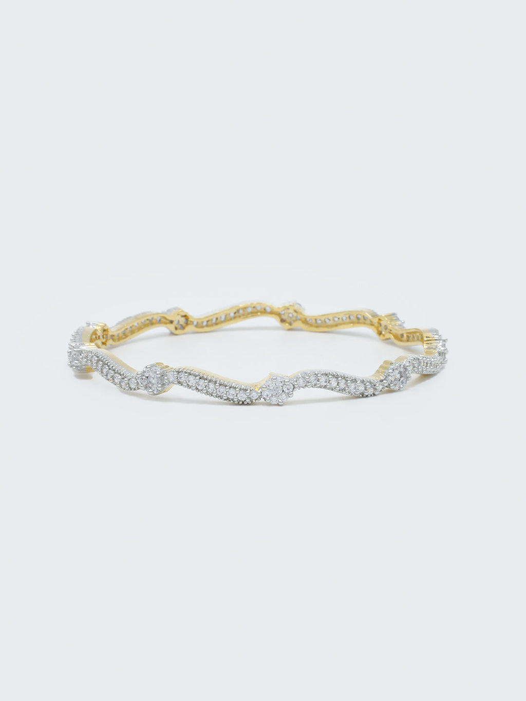BANGLE (JEWELRY)