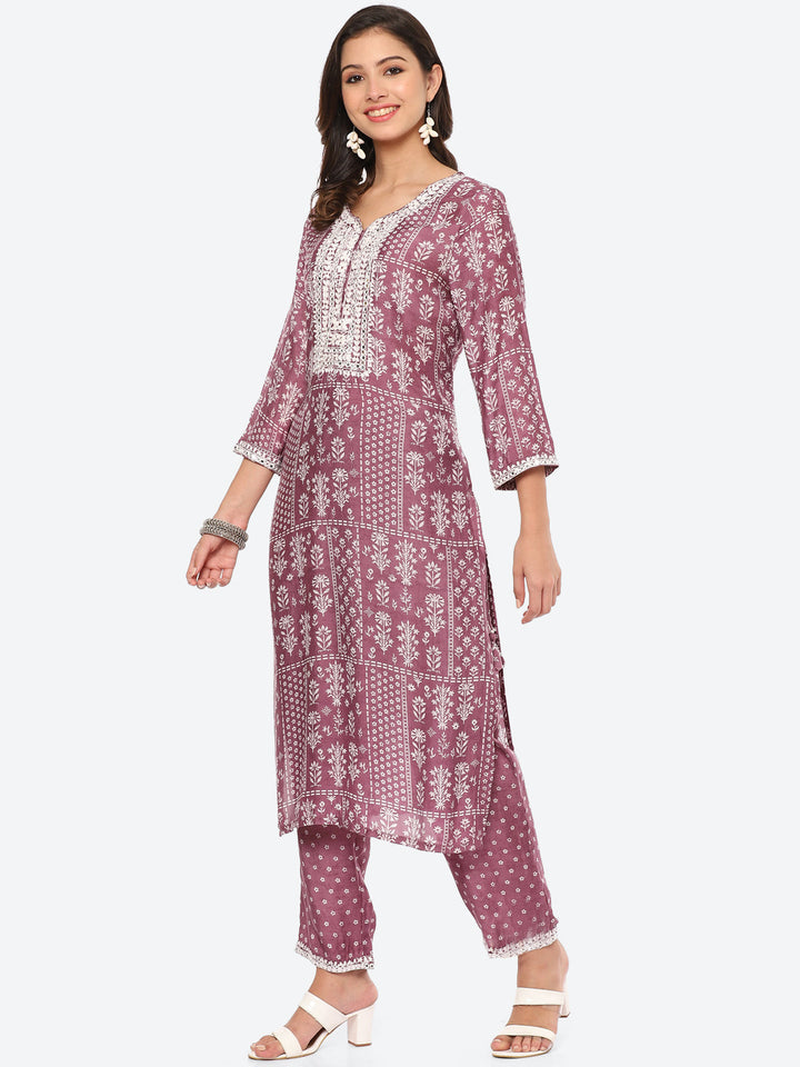 Mirror Neck Embroidered Muslin Kurta With Pant