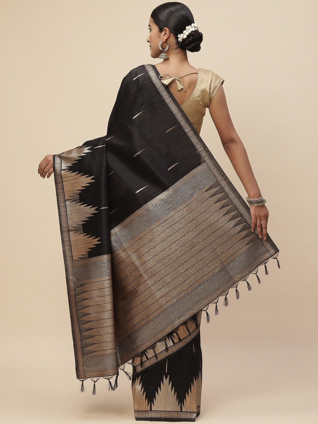 Zari Border Booti Tussar Woven Saree