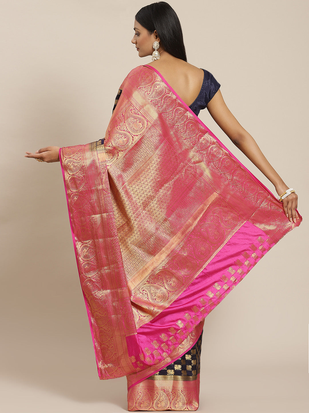 Zari Border Booti Art Handloom Woven Saree
