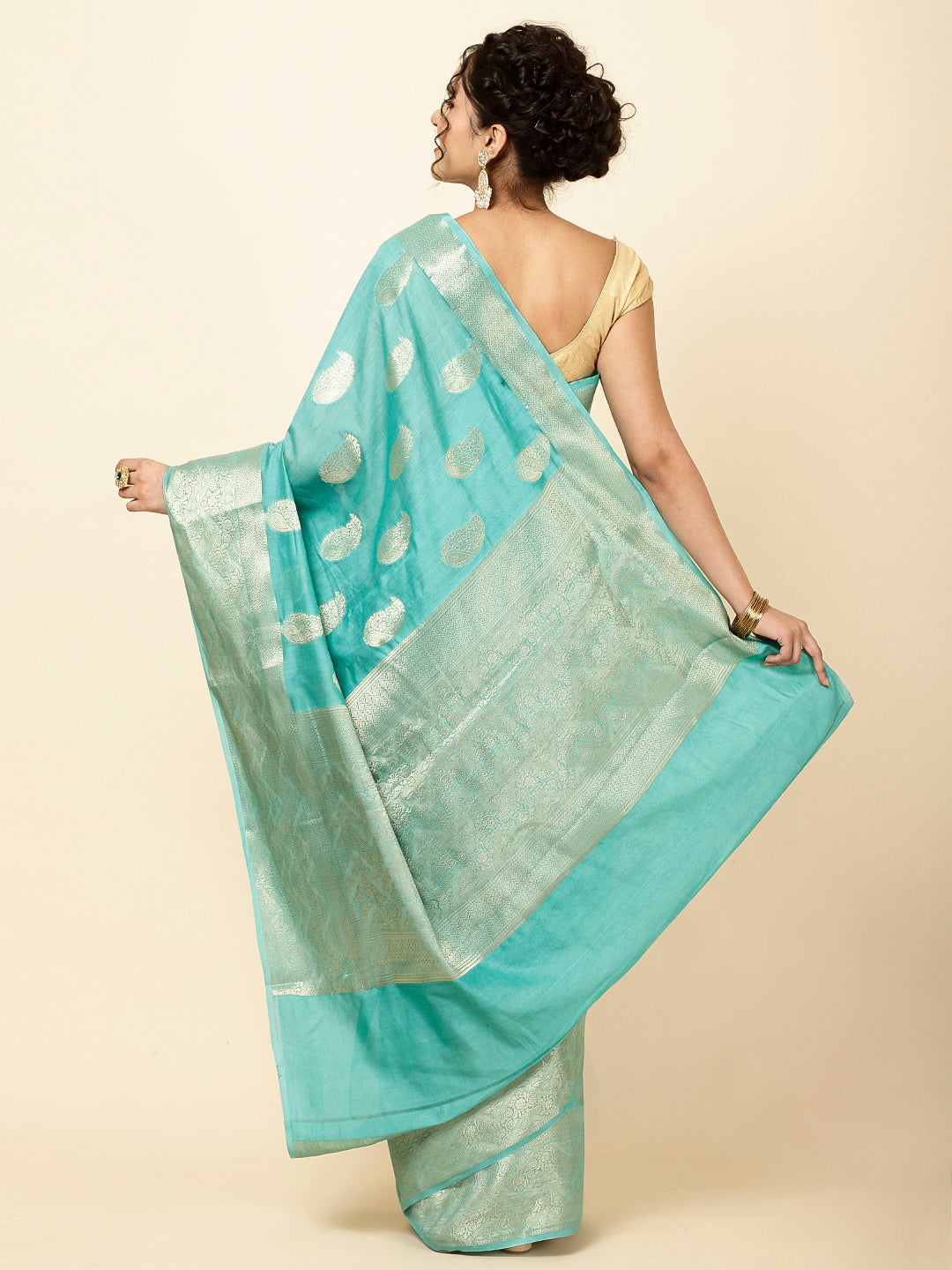 Zari Border Booti Woven Cotton Saree