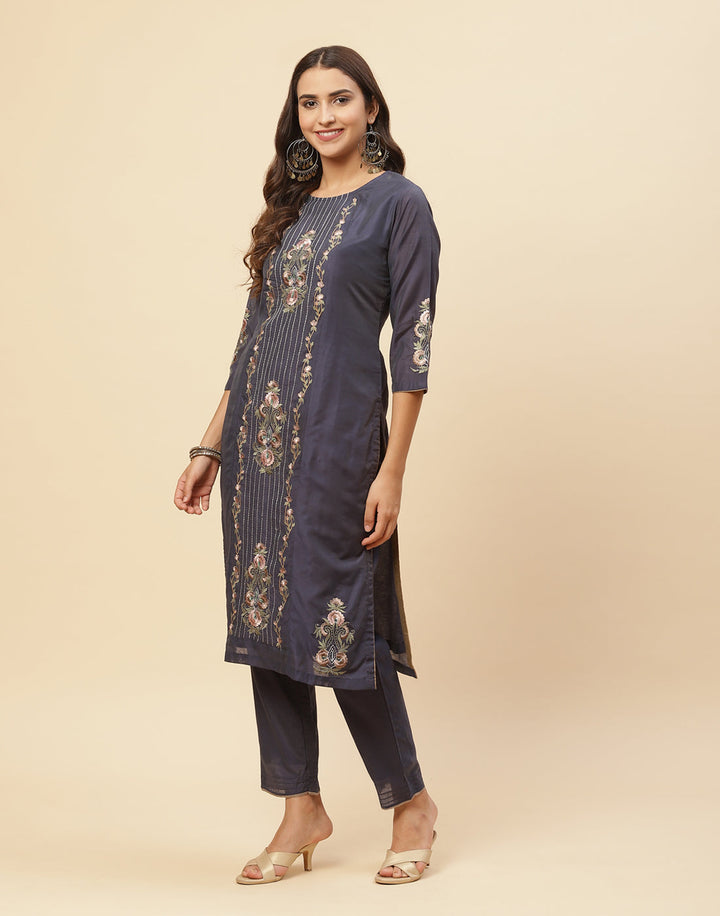 Resham Work Embroidered Chanderi Kurti With Pant