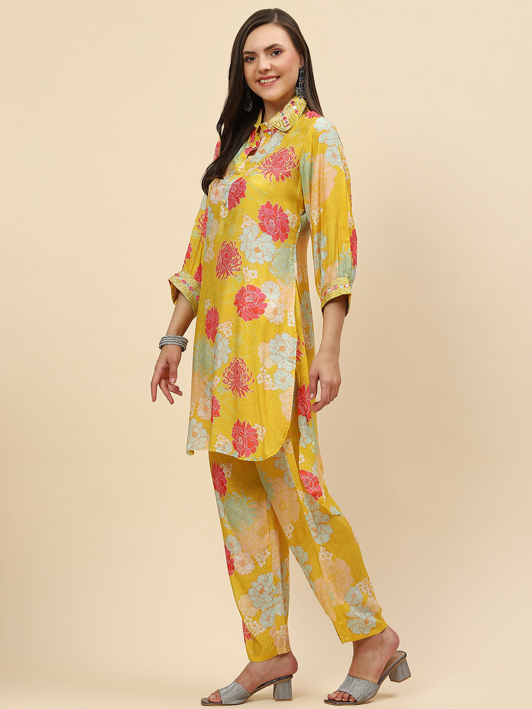 Floral Printed Muslin Kurta With Pants