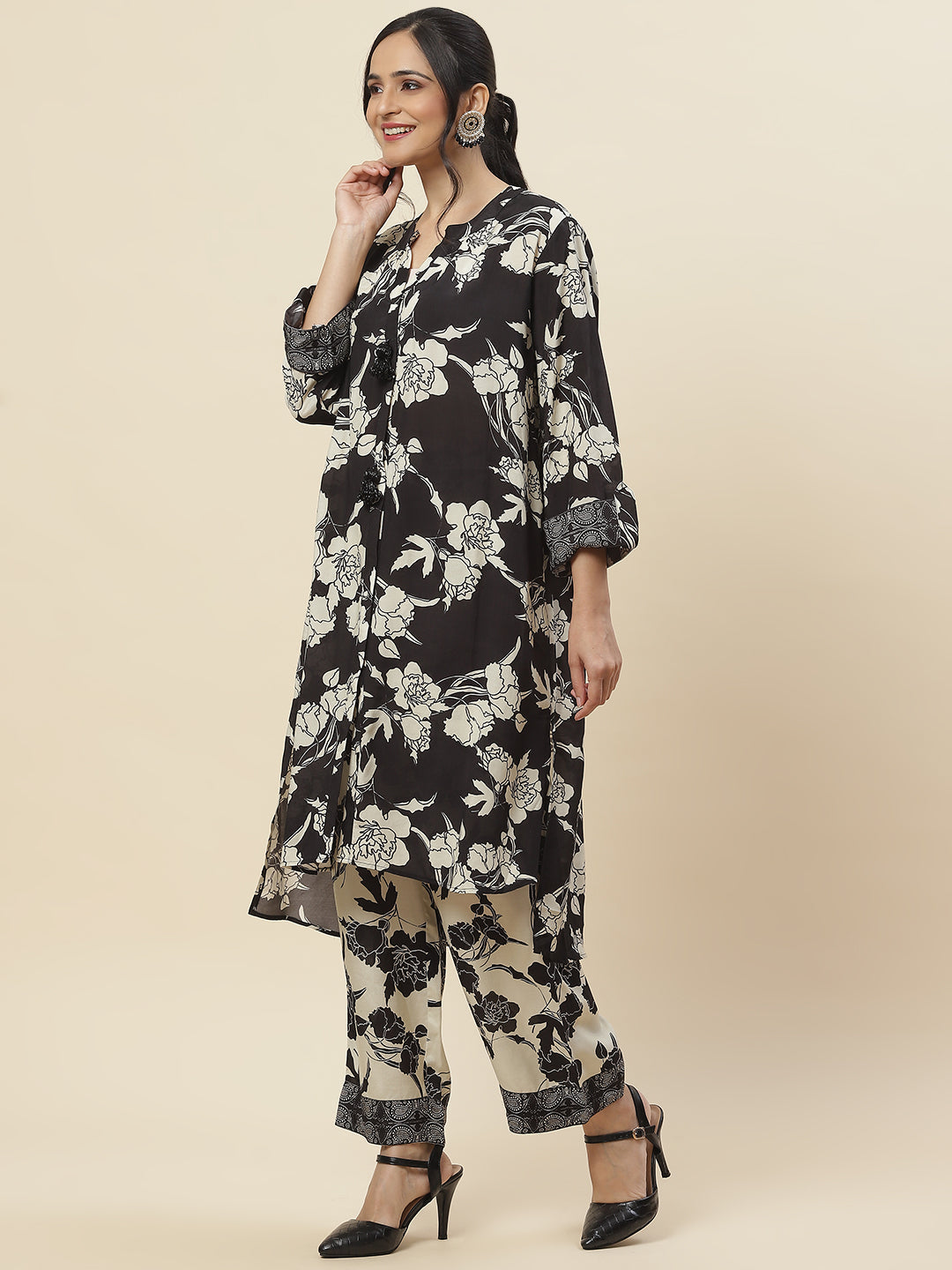 Floral Printed Muslin Kurta With Pants