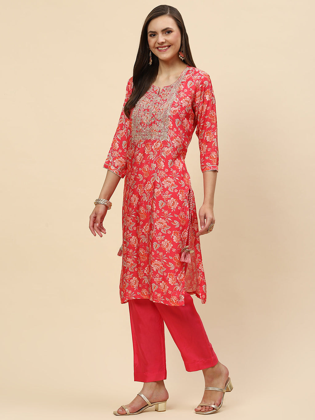 Zari Neck Embroidered Muslin Kurta With Pants