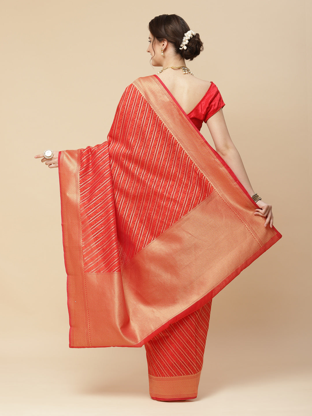 Zari Jaal Cotton Woven Saree