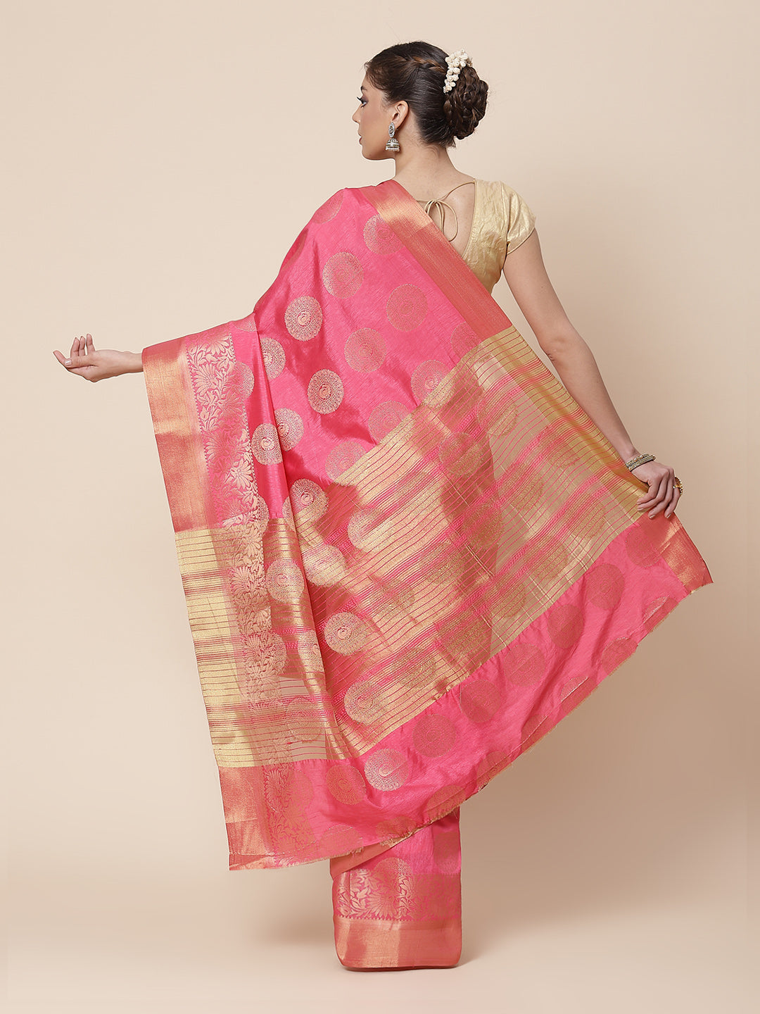 Zari Border Booti Art Handloom Woven Saree
